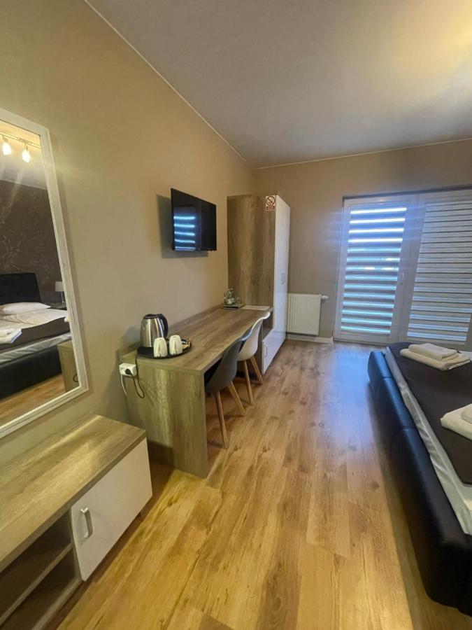 Hotel Pod Strzecha Кельце Экстерьер фото