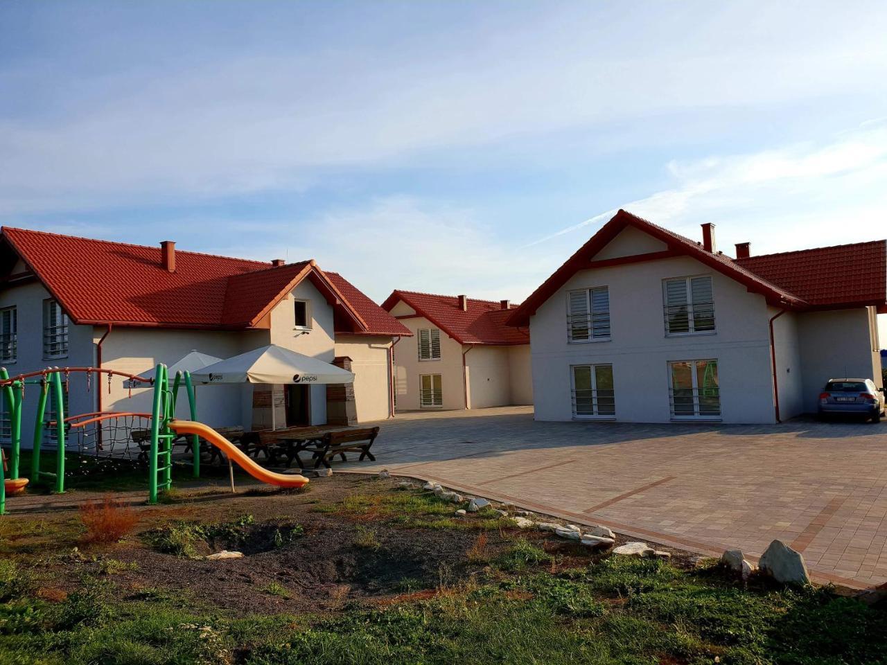 Hotel Pod Strzecha Кельце Экстерьер фото