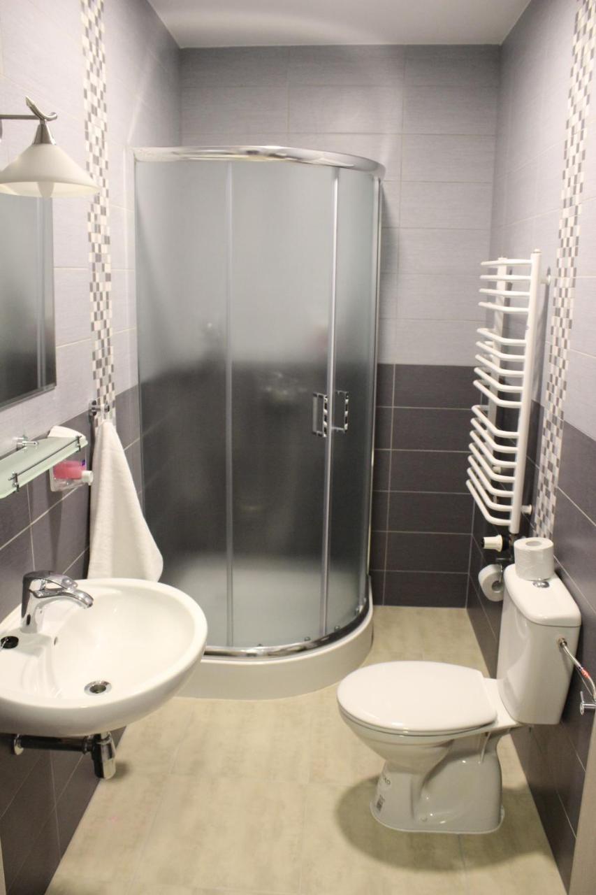 Hotel Pod Strzecha Кельце Экстерьер фото