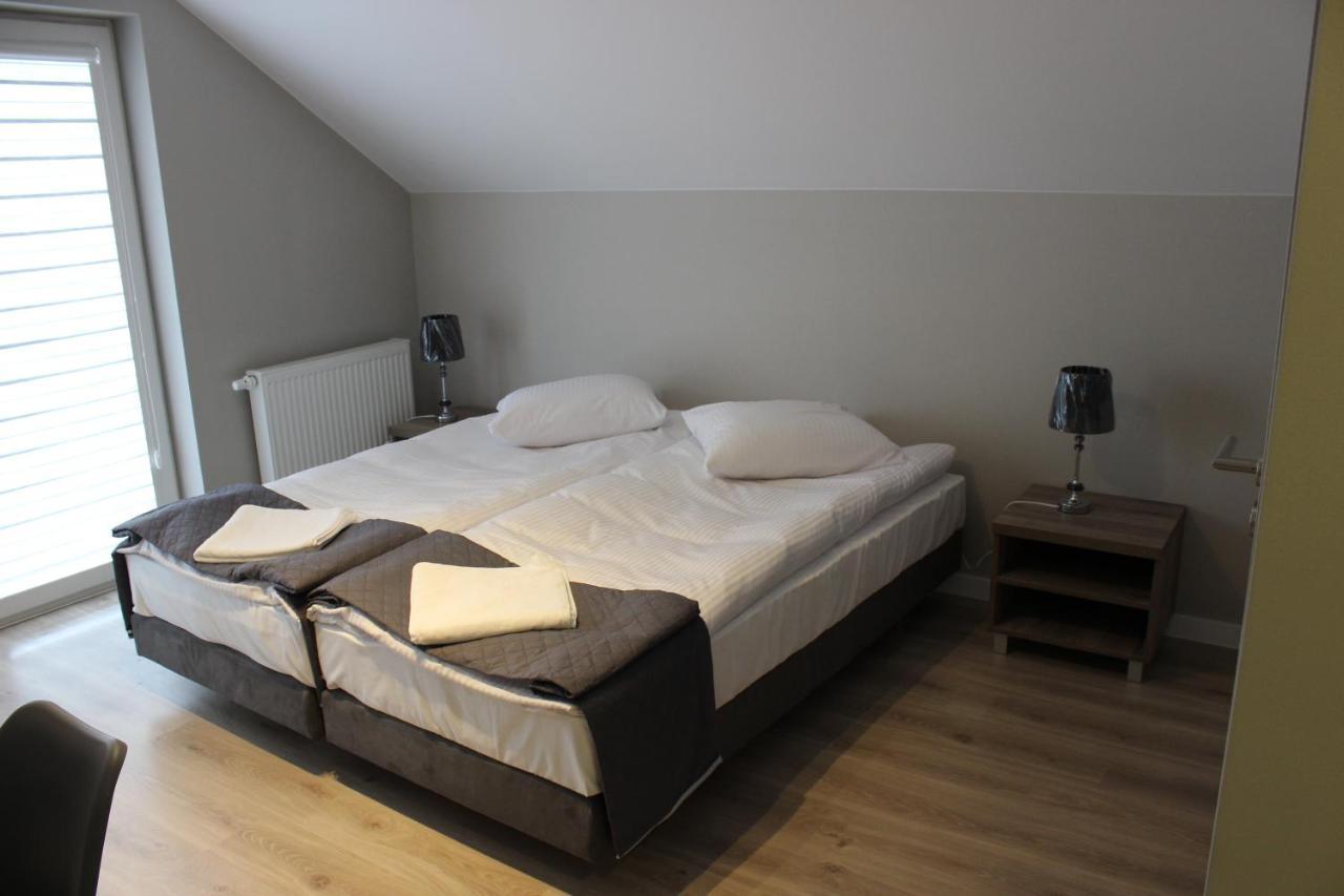 Hotel Pod Strzecha Кельце Экстерьер фото
