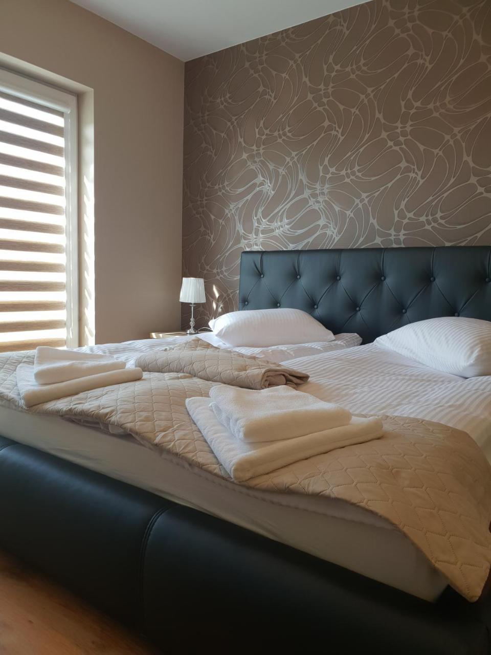 Hotel Pod Strzecha Кельце Экстерьер фото